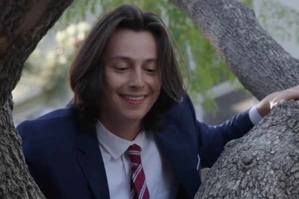 Hermandad Luke Holloway en el drama el regreso de la heredera perdida