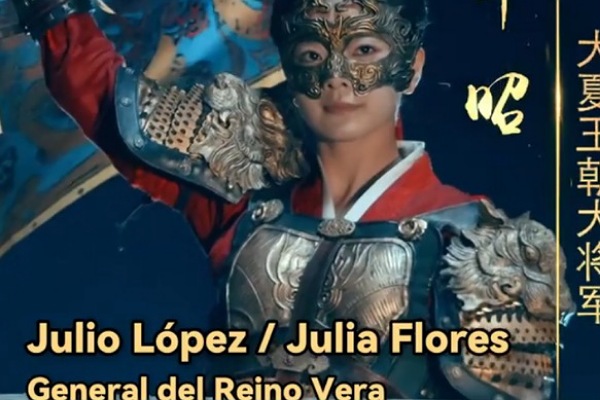 Julia Flores como el general Julio Lopez en el Drama chino