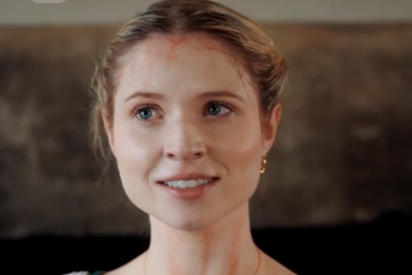 Reina Fuera de Tiempo Completo