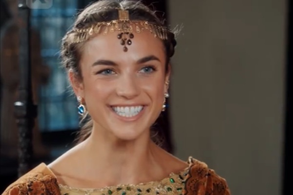 Reina Fuera de Tiempo