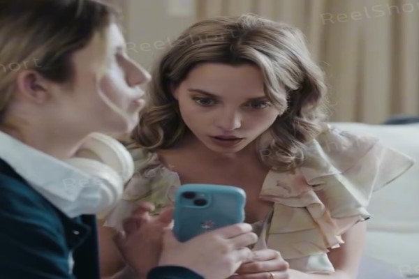 reina fuera de tiempo español latino