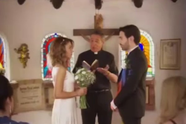 identidad equivocada completa en español