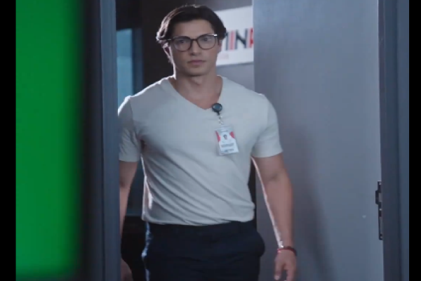 Corriste a un Genio Tech trama