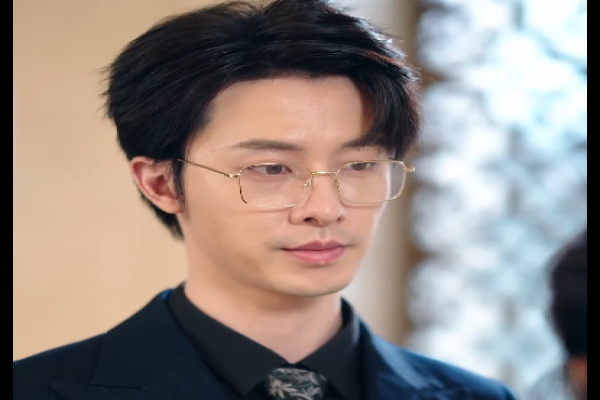 Actor Renacer en sus brazos trillizos con el tio de mi ex