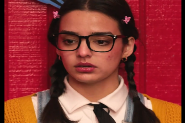 Un trato con el capitán del hockey trama