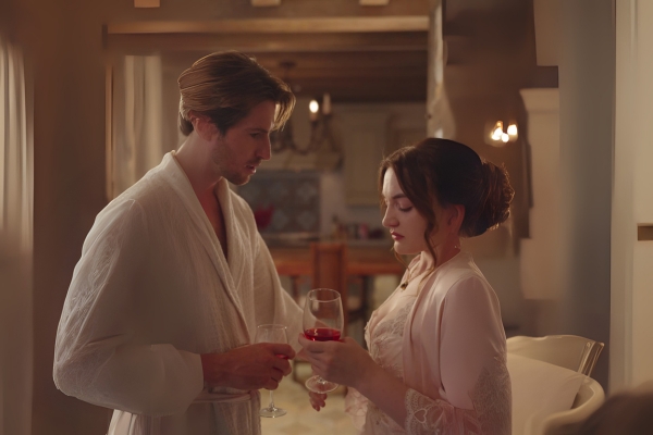 Niñera exconvicta y papá soltero millonario completa