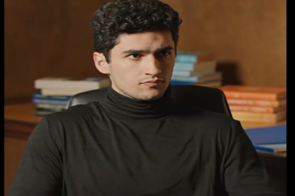 una noche destinada con mi jefe actor