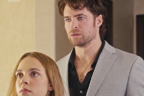 Atada al honor novela Cora Reilly