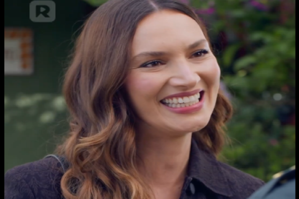 Yo Soy el que Manda Carlota Santacruz