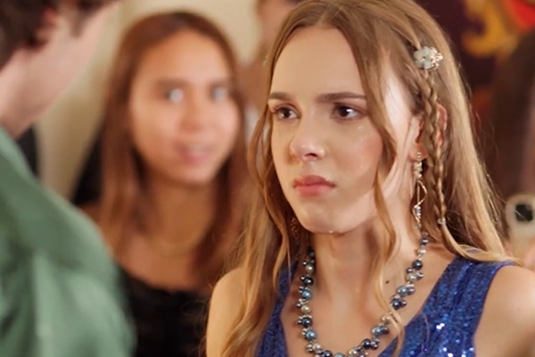 Devuelvan Todo En la Noche de Luna Llena drama vertical