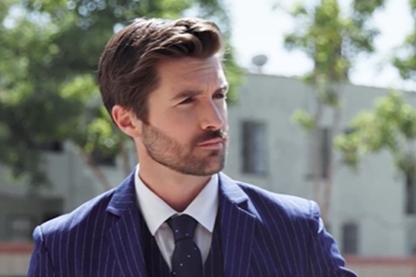 Para Salvar a Su Hija Pide Matrimonio en Público