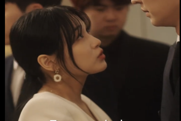 Su Marido Mujeriego es un Obstáculo o un Aliado Inesperado introducción