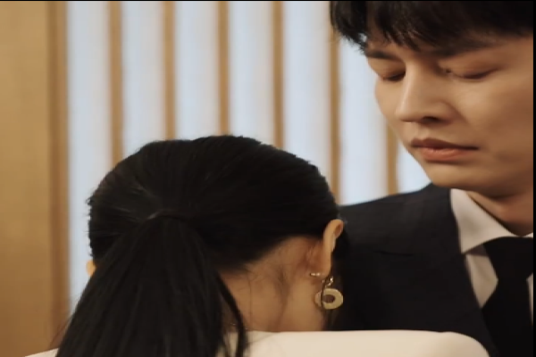 Su marido mujeriego es un obstáculo o un aliado inesperado reelshort