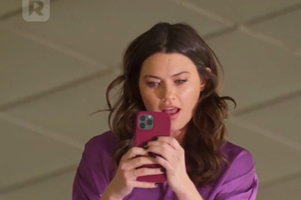 La Ama De Casa Engañada Era Una Multimillonaria En Secreto en español latino