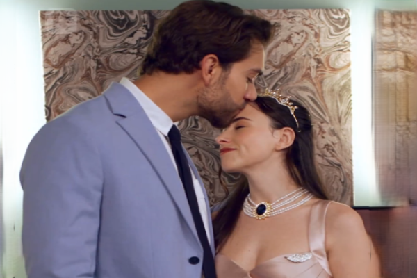 Película Mi identidad Supera a la tuya completa en español