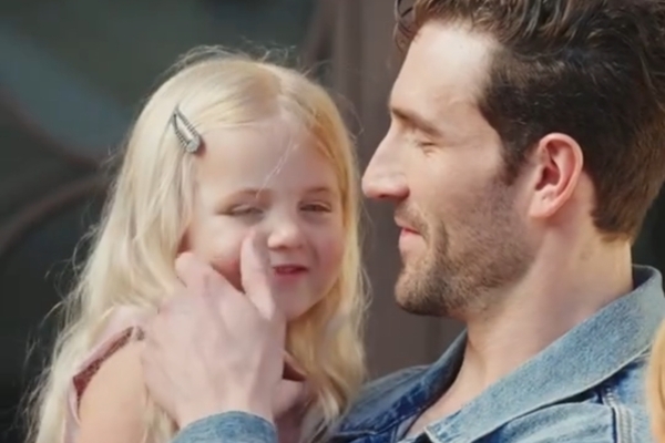 Mi bebé tiene un padre mortal drama completo