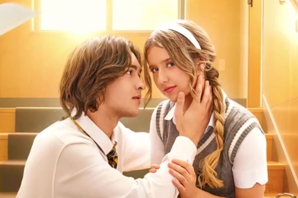 Soy la Criada de Mi Amo Él Está Enamorado de Mí reelshort