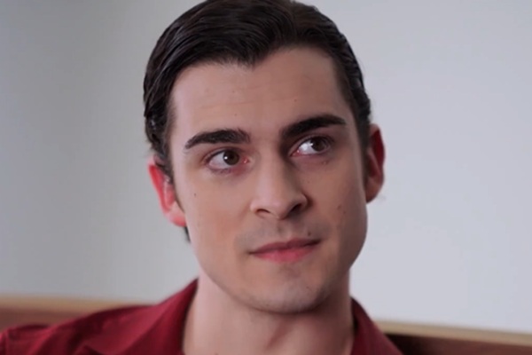 Atrapada en los Brazos Del Rey de La Mafia Actores