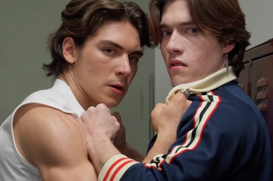 besada por garras y colmillos completa en español