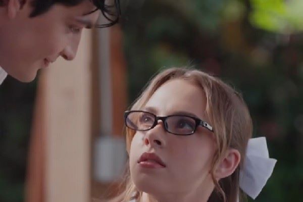 Sin querer envié mensajes hot a mi enemigo serie