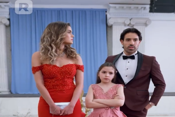 Apártense llegó el magnate elenco