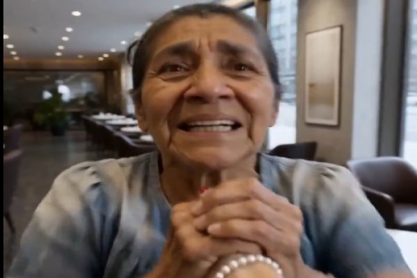 película mamá por contrato