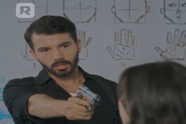 Cautiva del Jefe de la Mafia dailymotion en español