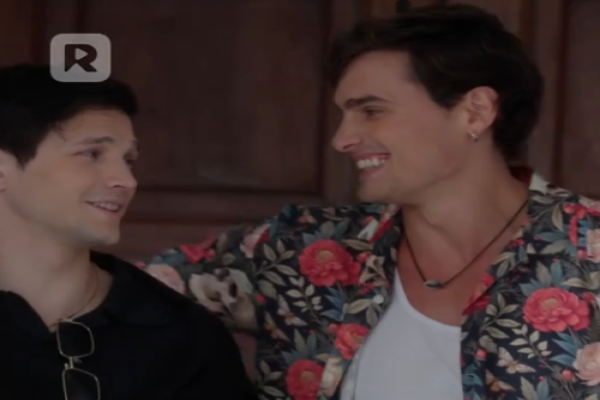 Secretamente Enamorada de su Hermano Completo