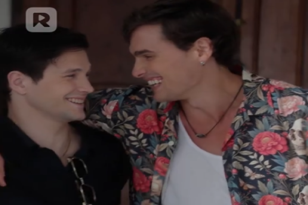 Secretamente Enamorada de su Hermano  serie caliente 