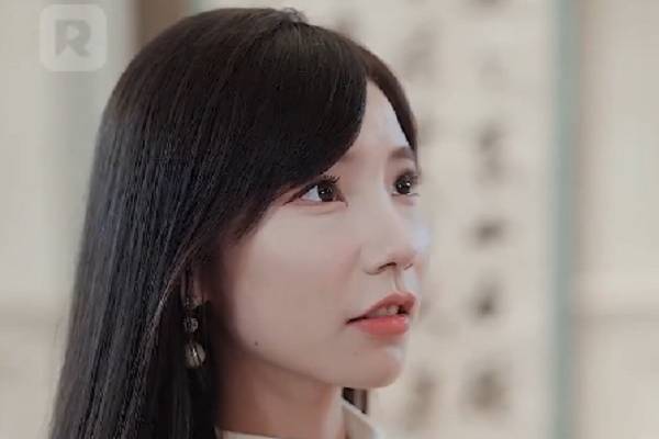 Boss Asks His Driver to Seduce His Wife Cast Emily