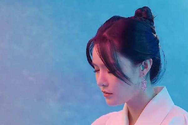 Boss Asks His Driver to Seduce His Wife Movie Plots