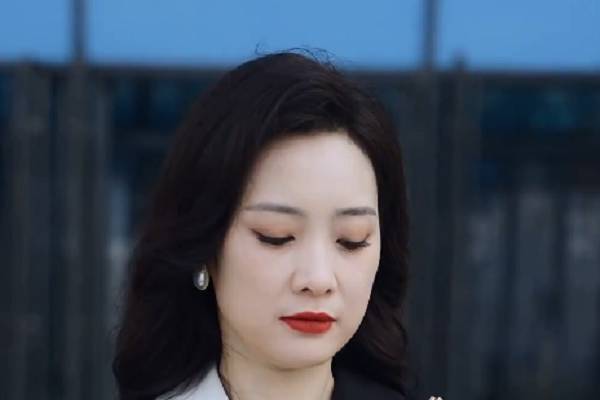 Wedding Twist Love Unexpected Chinese Drama Theme