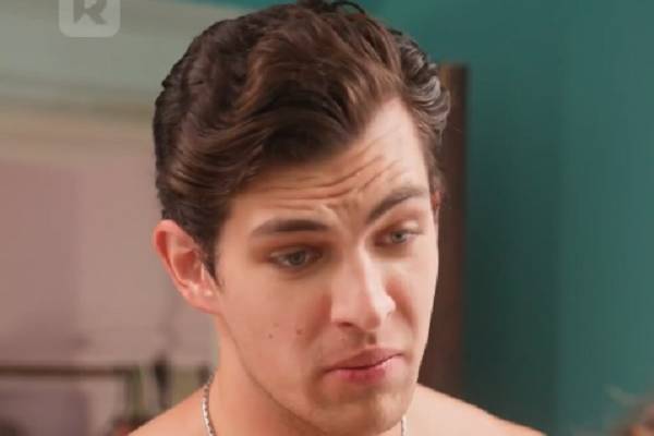 Ethan Hart And Pearl Simmons Chemistry