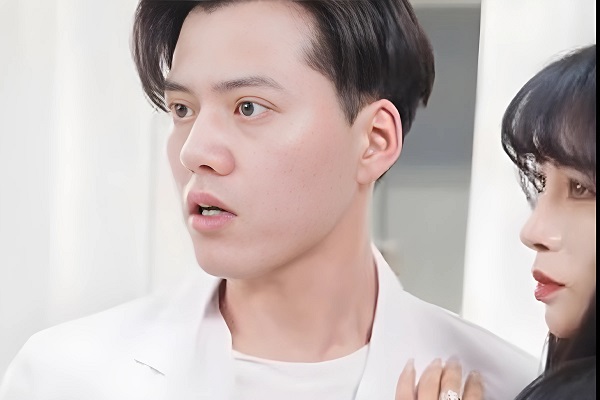 Sorry Your Uncle Is Hotter Chinese Drama www.reelshort.com