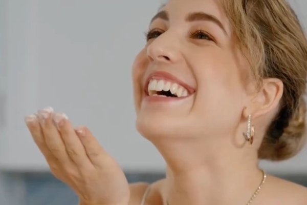 Heiress Returns Boss’s Defense and Love Ava smiling