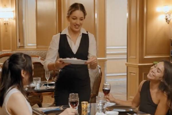 Heiress Returns Boss's Defense and Love Summary Backstory