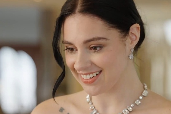 Hillbilly Girlie Marries a Billionaire Movie Overview