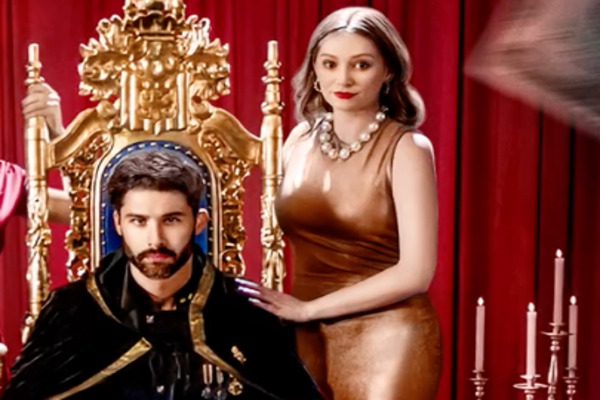 Nick Price And Elena Heinze In Feast of Power Introduction