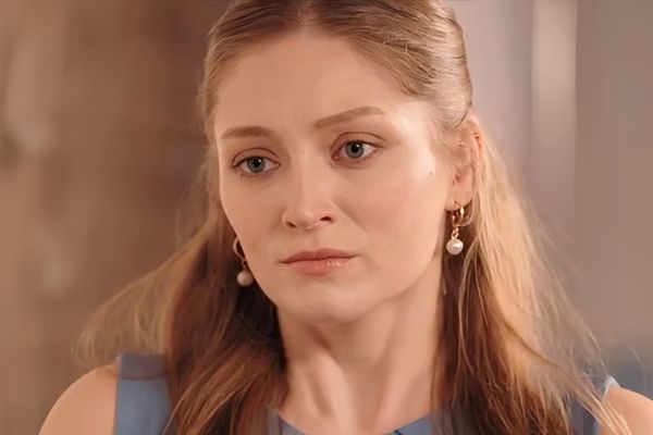 How to Dump a Hockey Star Renee