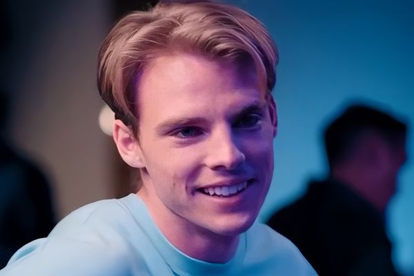 How to Dump a Hockey Star Ending