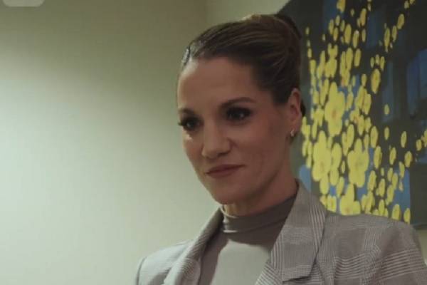 Midlife Sparks With A Billionaire Taxi Driver YouTube Character Anna