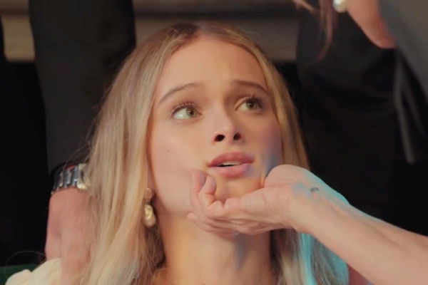 17 Heartbreaks When Love Has No Voice Plot