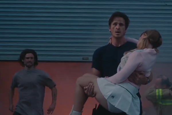 tolong aku jatuh cinta pada sahabat ayahku full movie