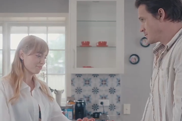 tolong aku jatuh cinta pada sahabat ayahku full movie sub indo