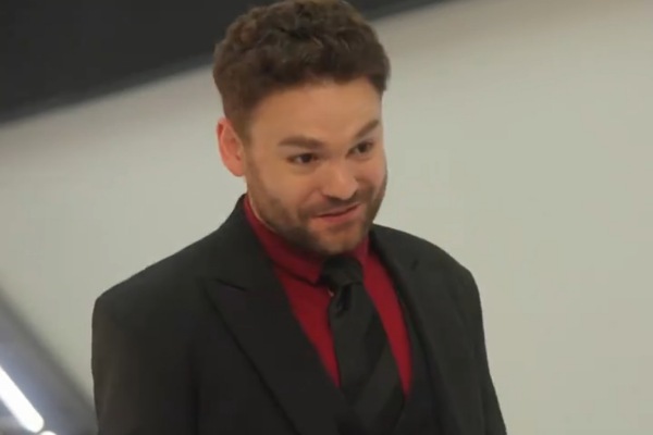 A Relationship Kept in the Dark Full Movie