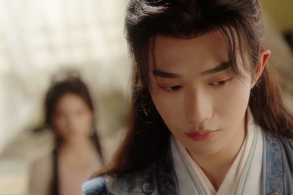 an heiress's rise from exile to Empire drama