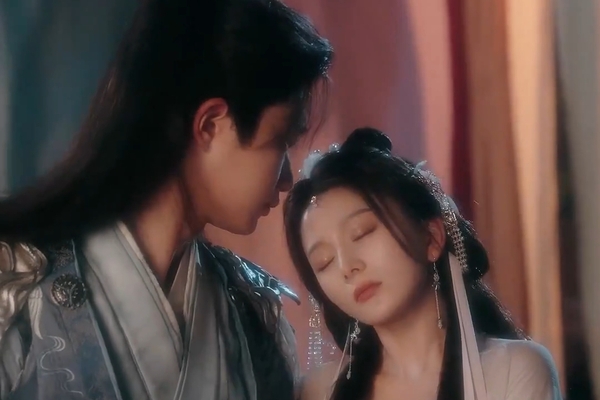 an heiress's rise from exile to empire storyline