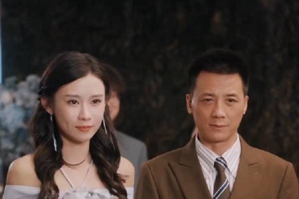 Poison Queen’s Modern Quest Online