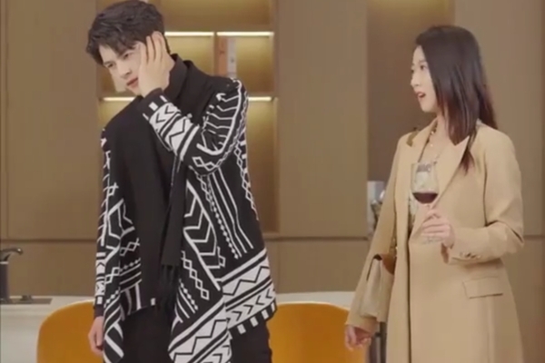 tell me you love me cast