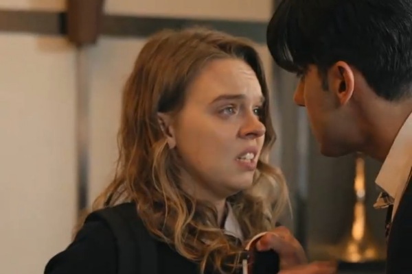 The Lost Daughter's Silent Cry Actress